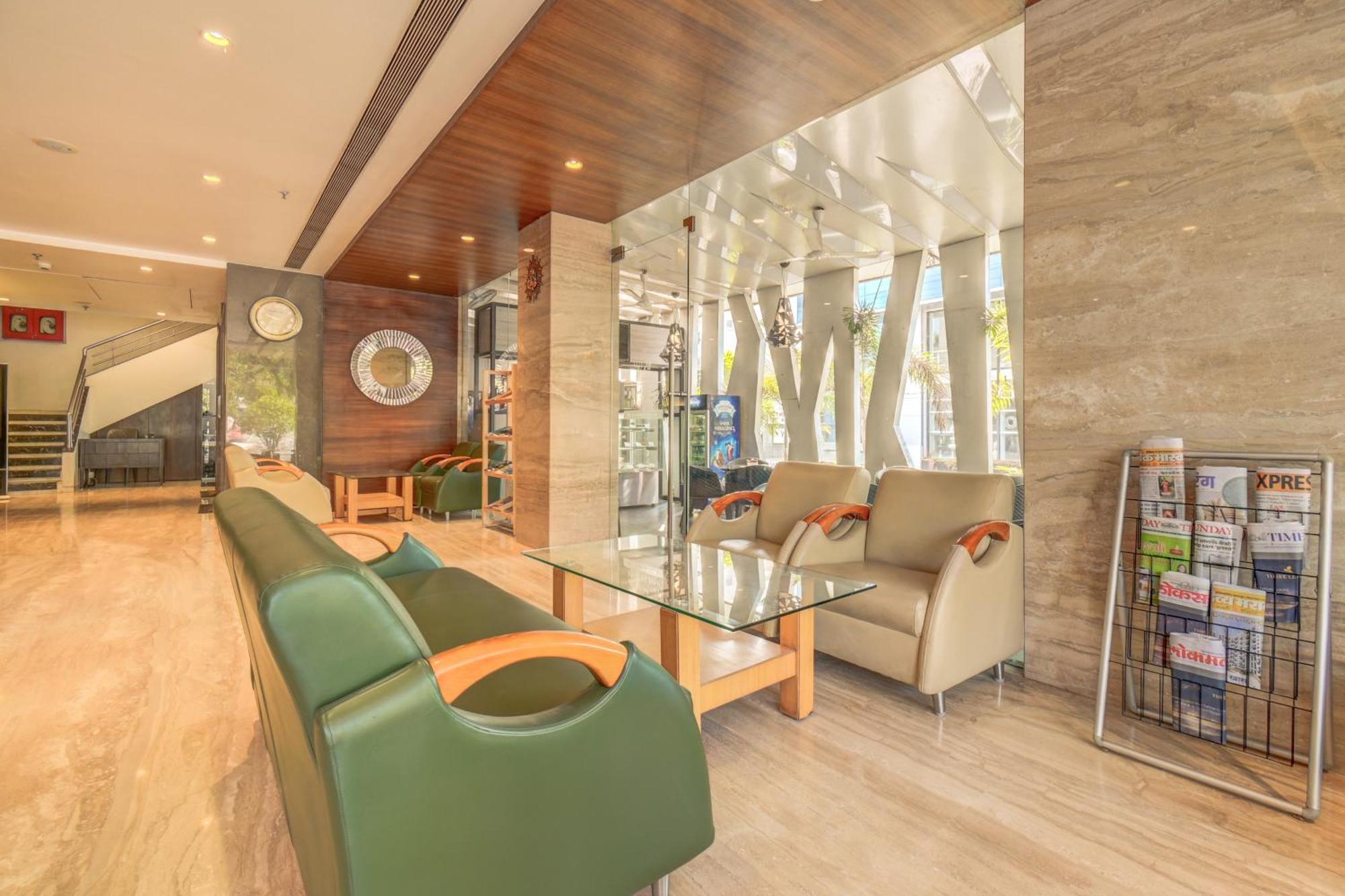 The SSK Solitaire Hotel&Banquets Nashik Extérieur photo