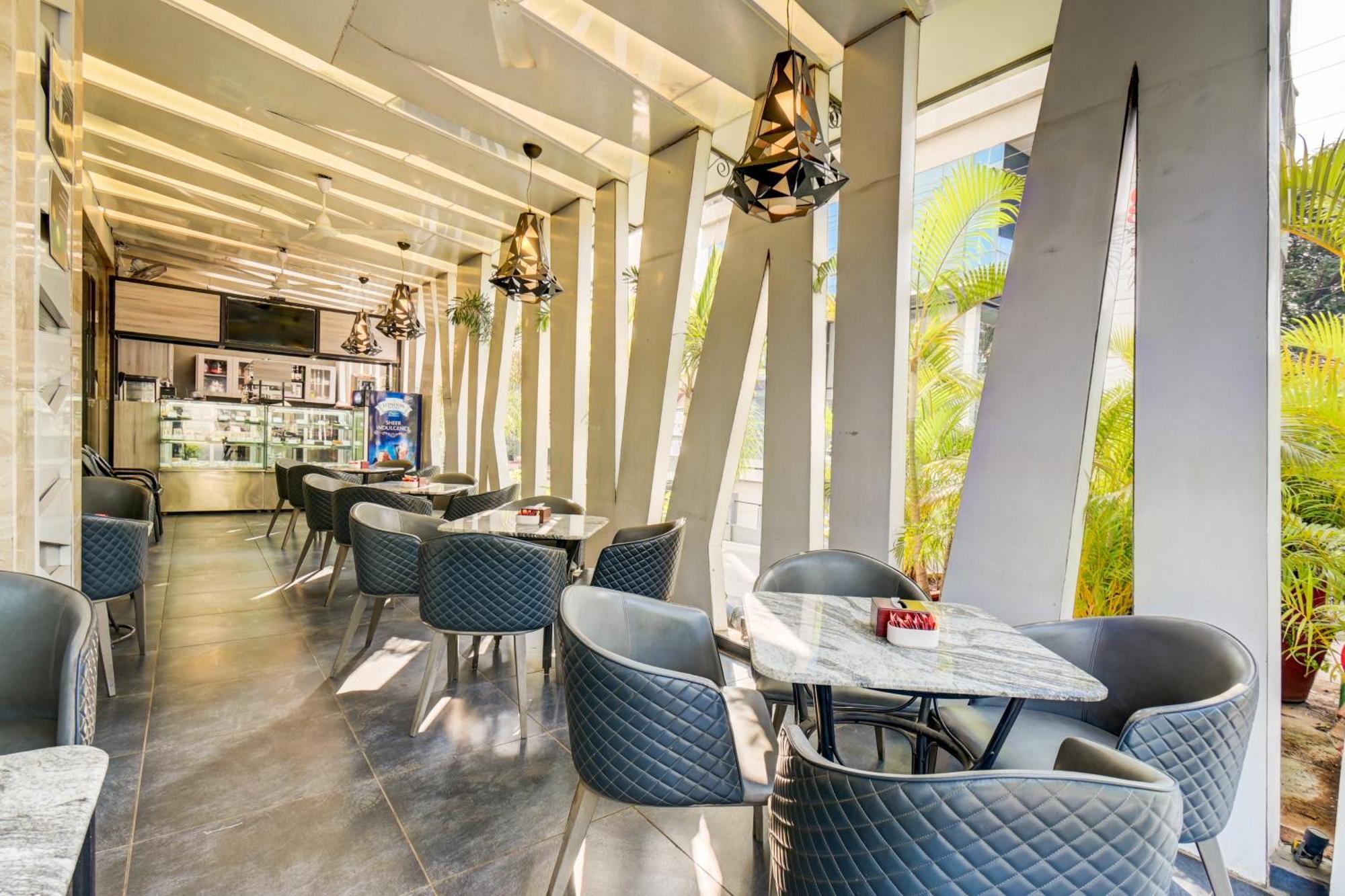 The SSK Solitaire Hotel&Banquets Nashik Extérieur photo