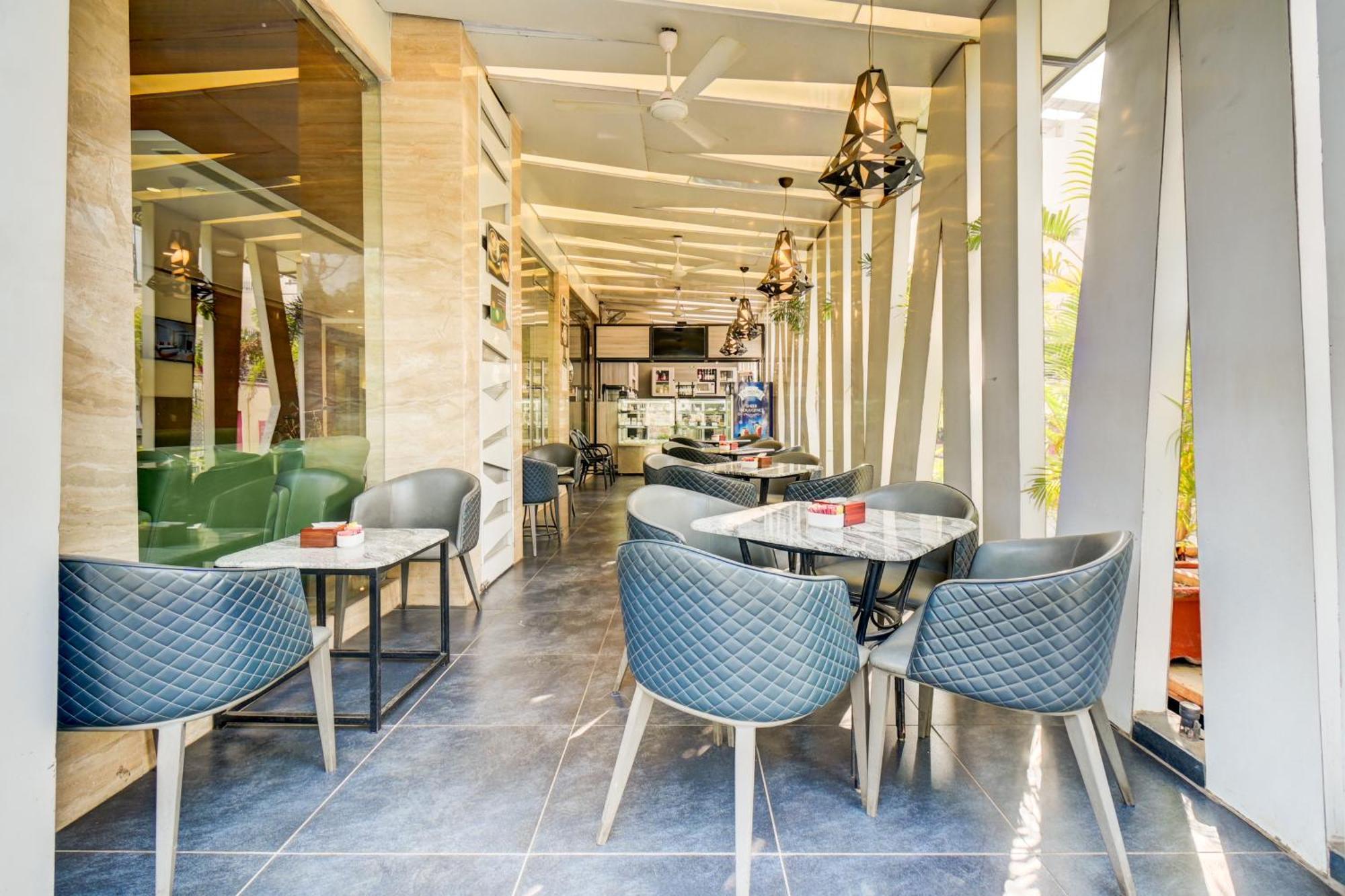 The SSK Solitaire Hotel&Banquets Nashik Extérieur photo