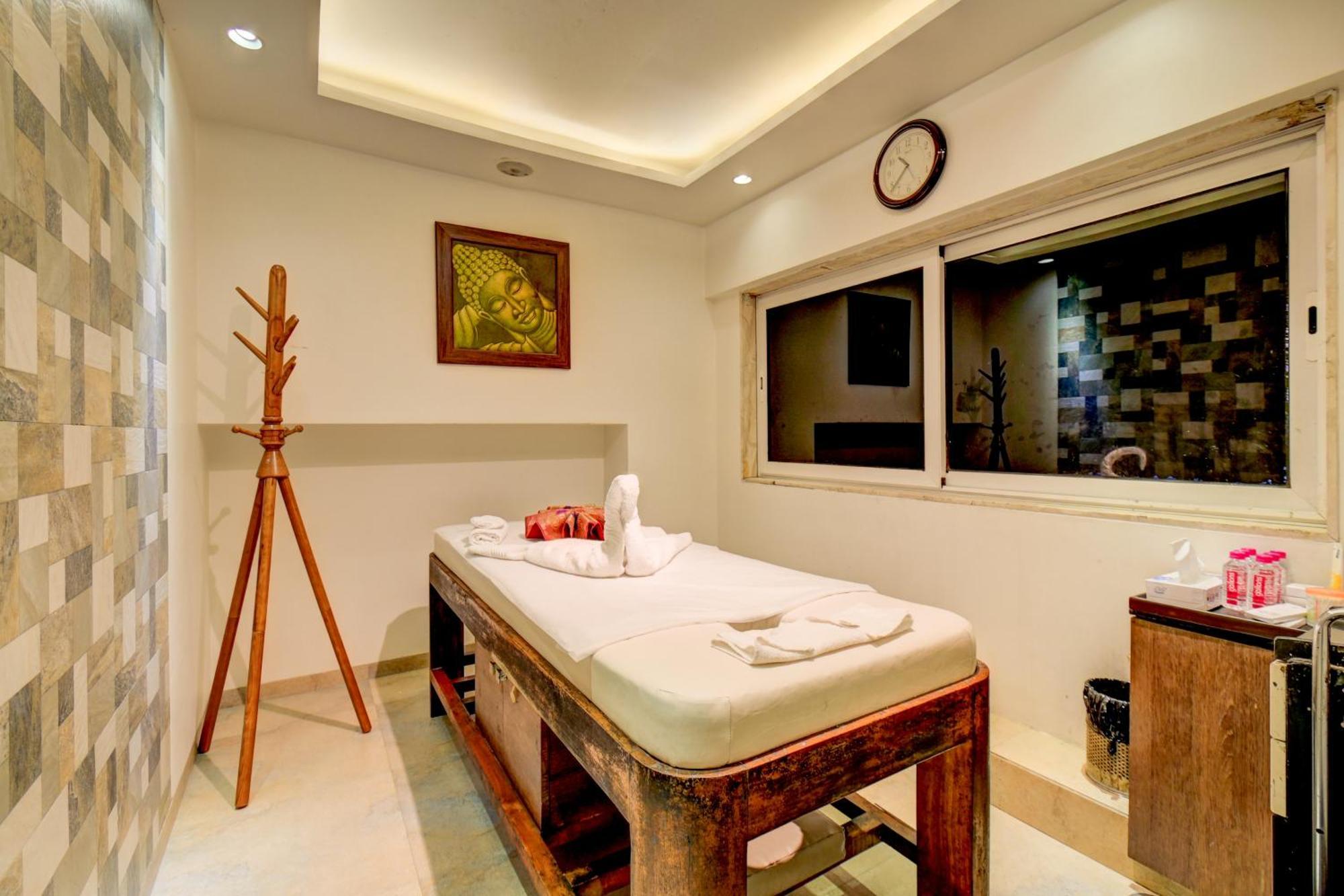 The SSK Solitaire Hotel&Banquets Nashik Extérieur photo
