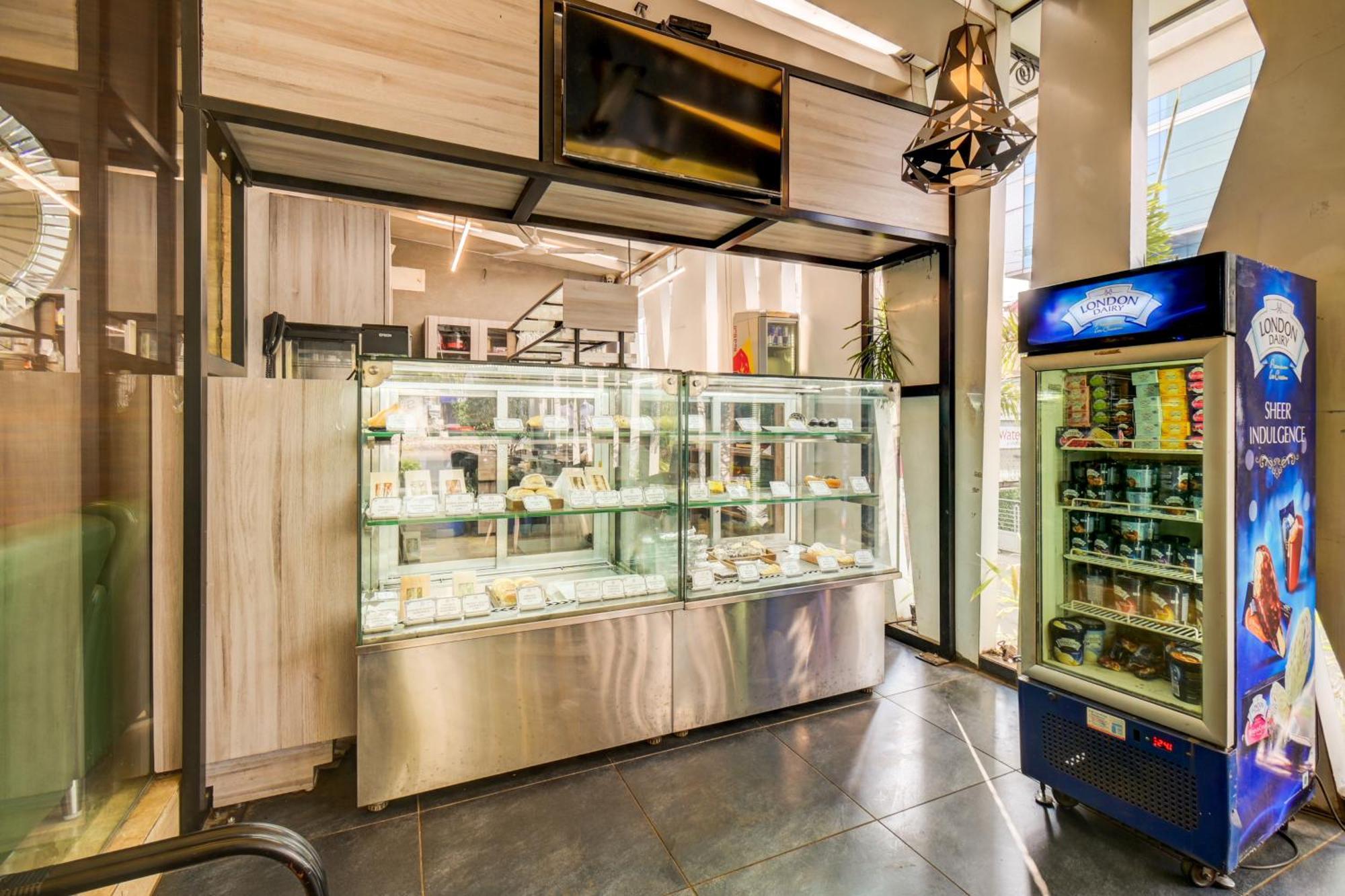 The SSK Solitaire Hotel&Banquets Nashik Extérieur photo