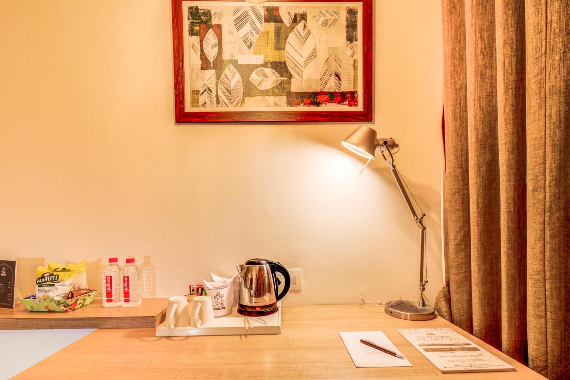 The SSK Solitaire Hotel&Banquets Nashik Extérieur photo