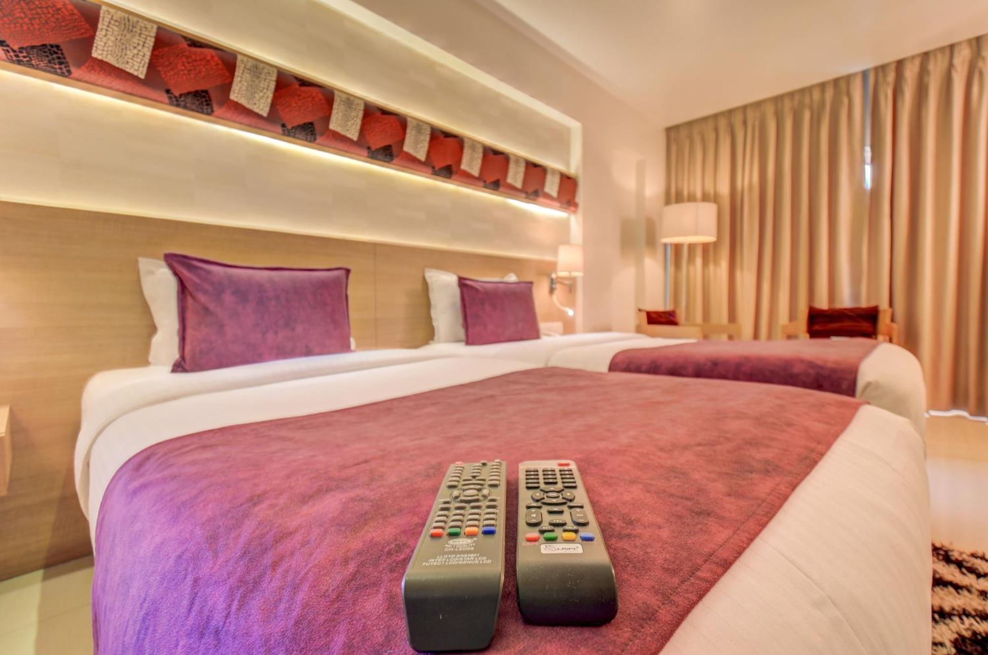 The SSK Solitaire Hotel&Banquets Nashik Extérieur photo